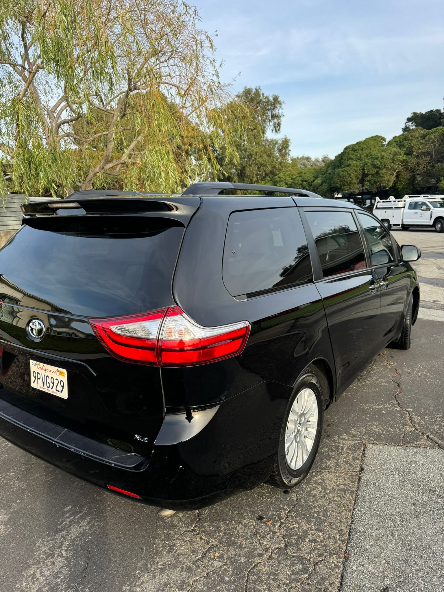 2017 Toyota Sienna XLE – 140,000 miles