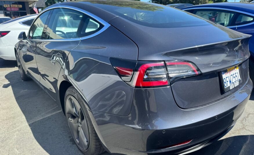 Tesla Model 3 Standard Range Plus Sedan 4D