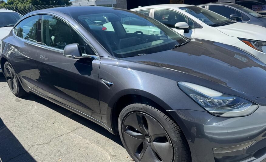 Tesla Model 3 Standard Range Plus Sedan 4D