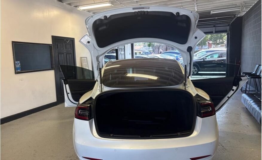 Tesla Modelo 3 Sedan de longo alcance Modelo 4D