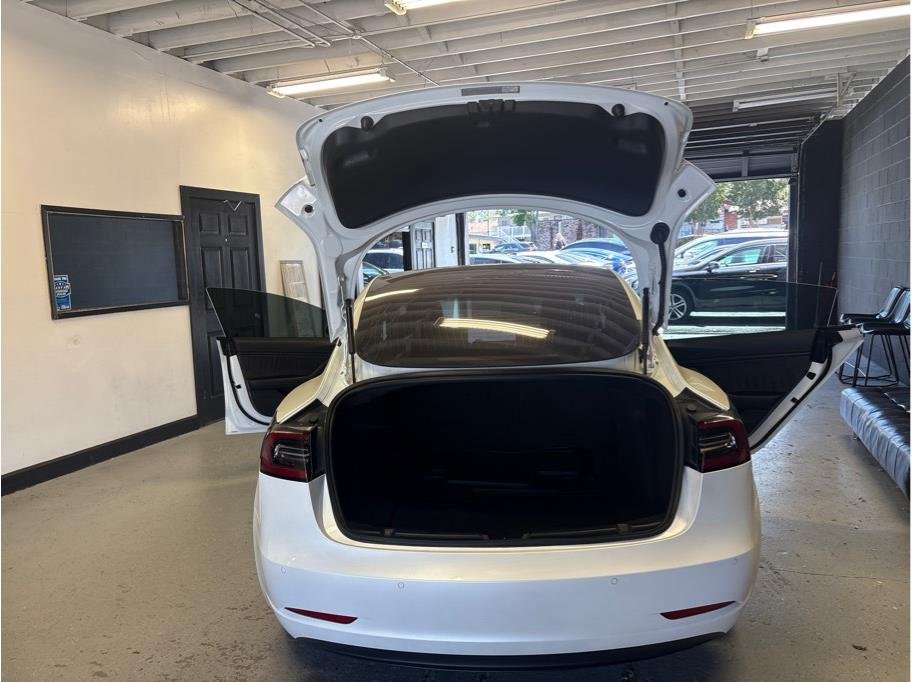Tesla Modelo 3 Sedan de longo alcance Modelo 4D