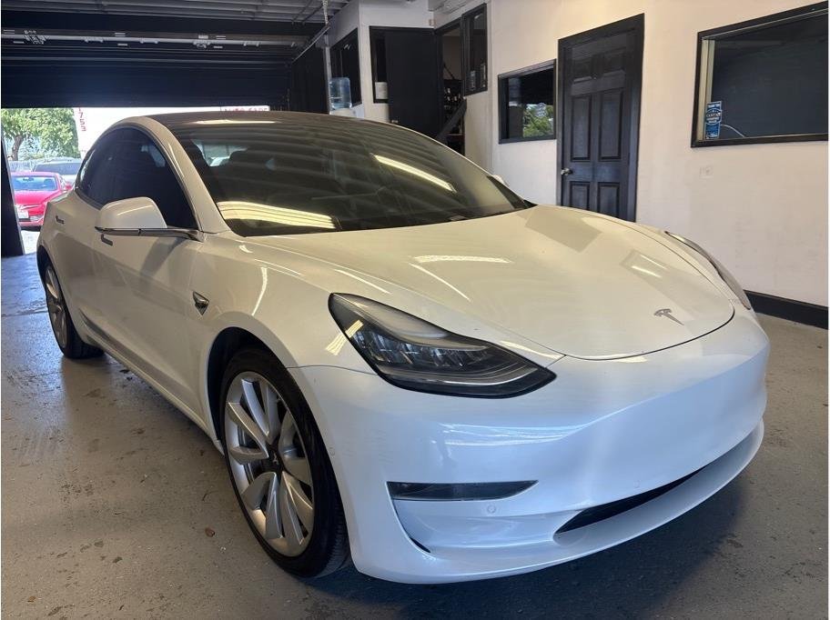 Tesla Modelo 3 Sedan de longo alcance Modelo 4D