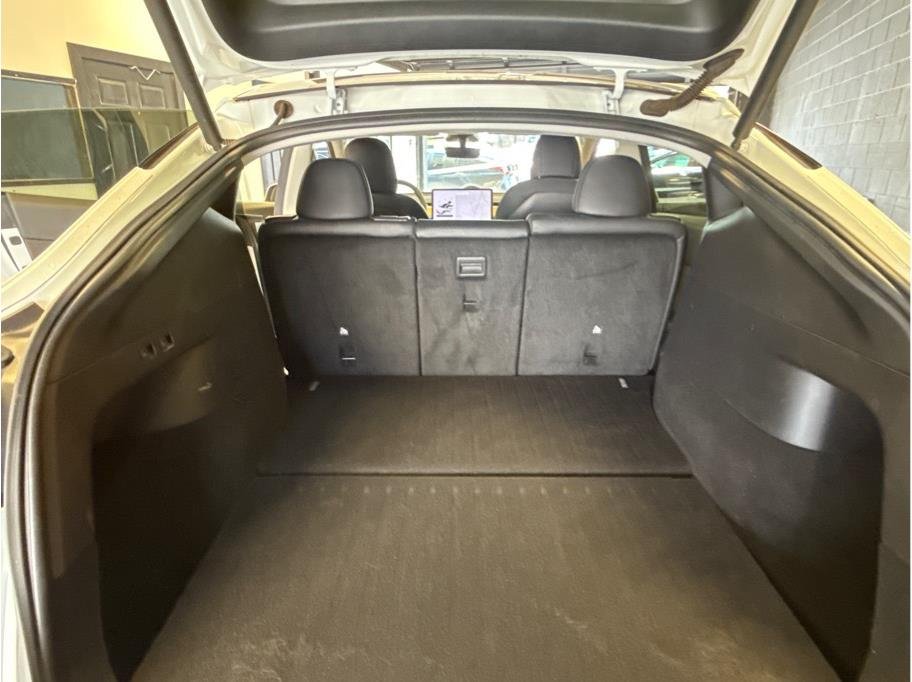 Tesla Model Y Long Range Sport Utility 4D