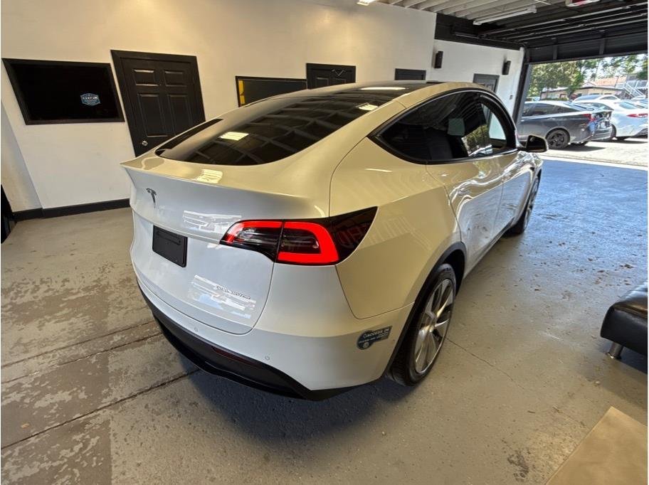Tesla Model Y Long Range Sport Utility 4D