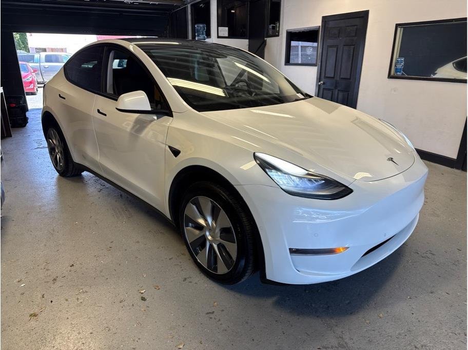 Tesla Model Y Long Range Sport Utility 4D