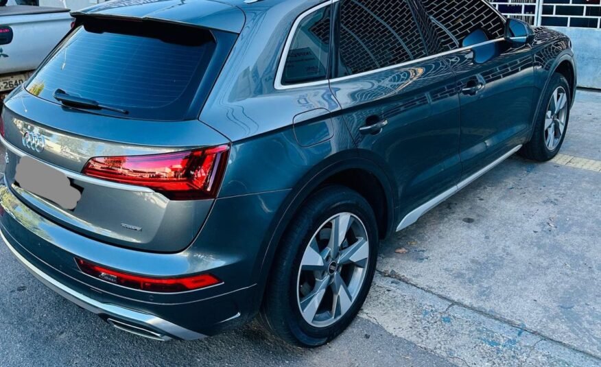Audi/ Q5 Sline 2023 2.0 TFSI Quattro