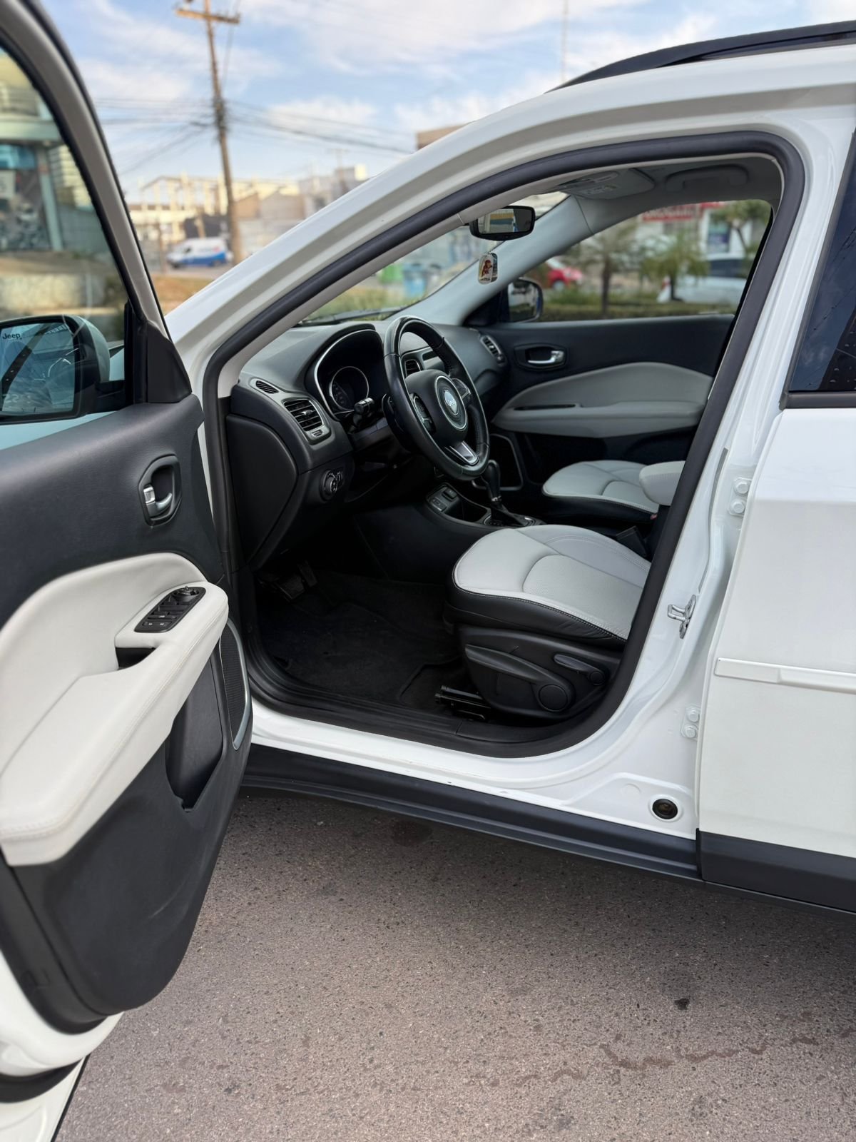 JEEP/COMPASS LONGITUDE 2020