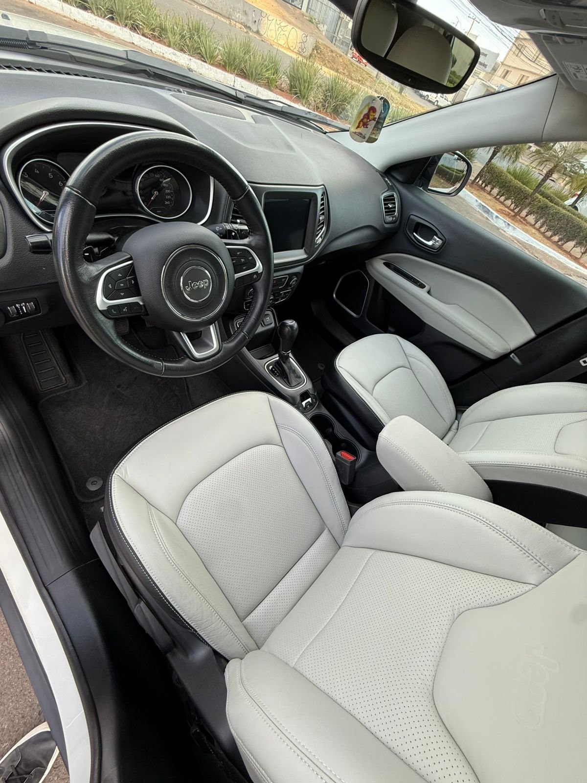 JEEP/COMPASS LONGITUDE 2020