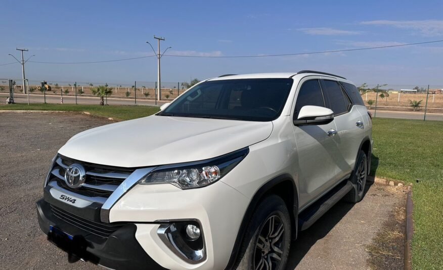 TOYOTA/ HILUX SW4 SR 2.7 4×2