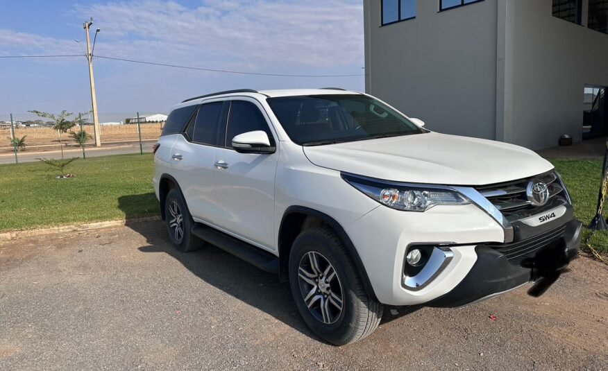 TOYOTA/ HILUX SW4 SR 2.7 4×2