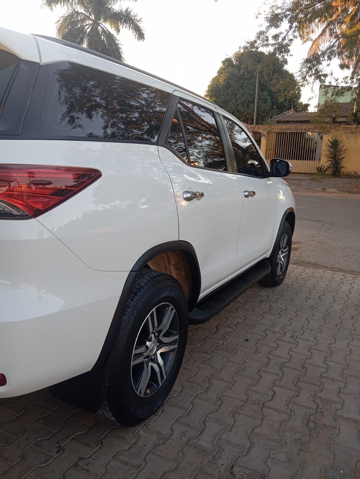 TOYOTA/ HILUX SW4 SR 2.7 4×2