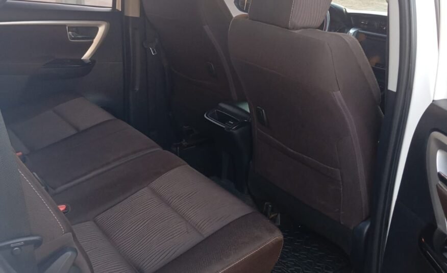 TOYOTA/ HILUX SW4 SR 2.7 4×2