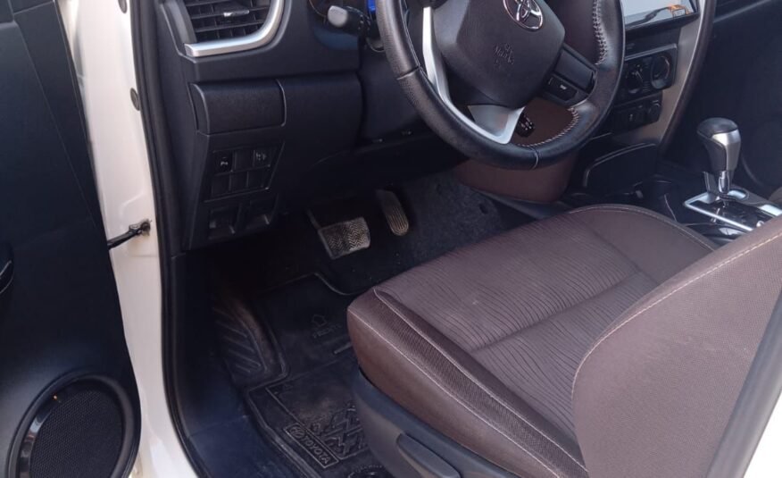 TOYOTA/ HILUX SW4 SR 2.7 4×2