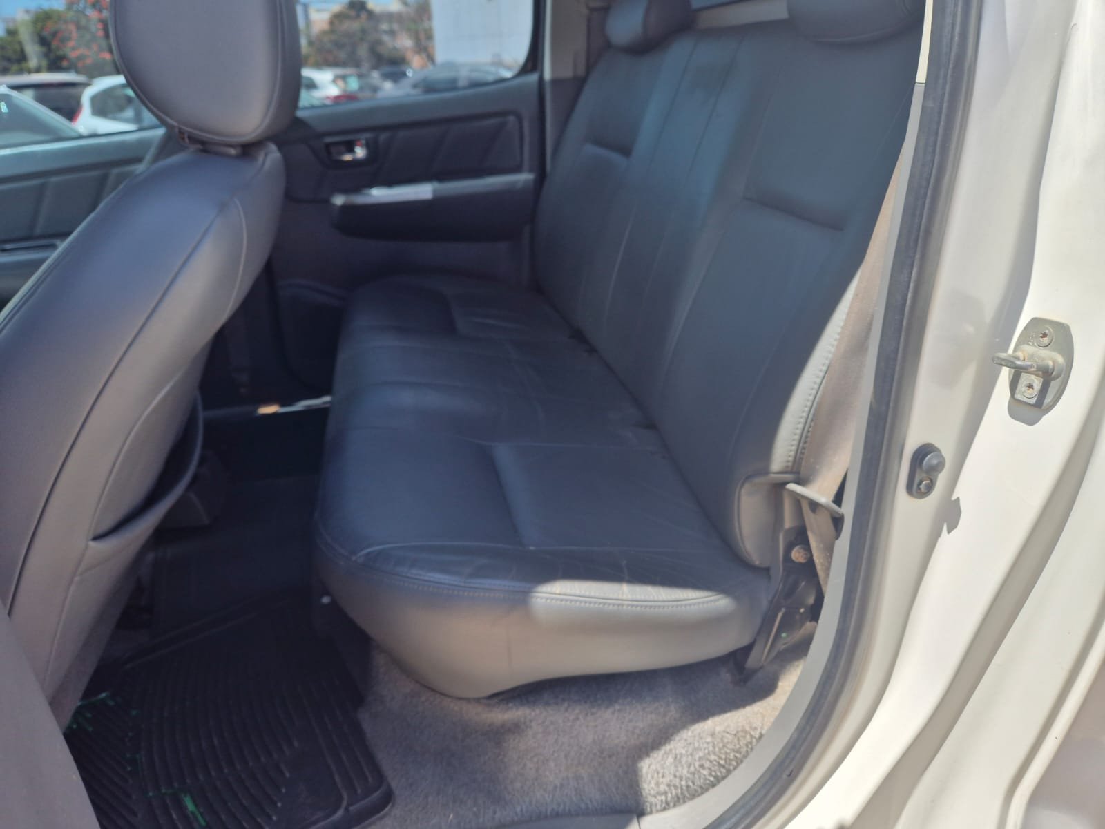 Toyota Hilux SRV 3.0 4×4 2013